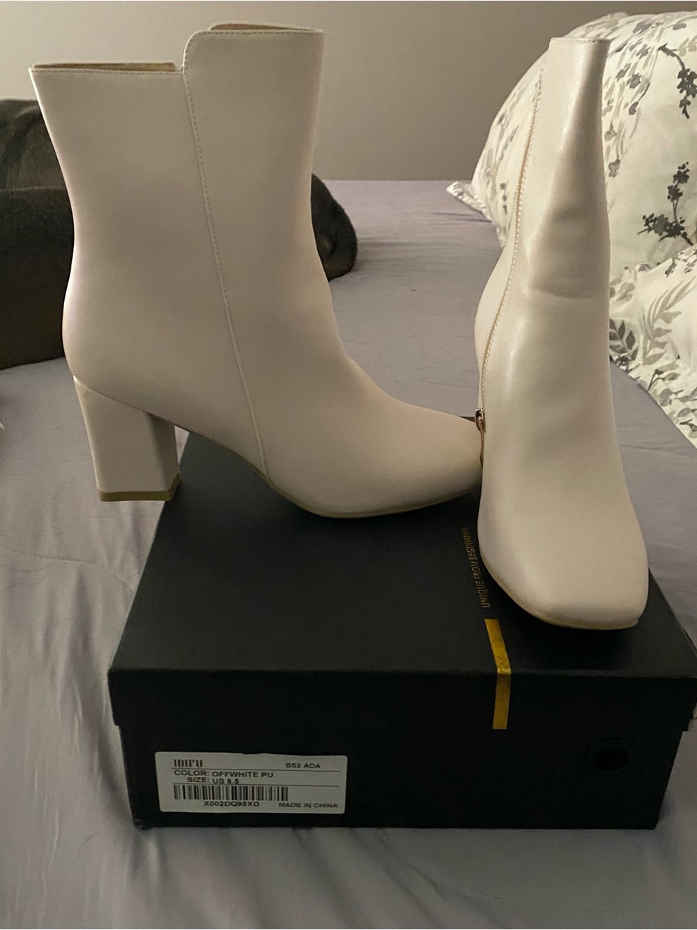 Stylish Women's Cream Ankle Boots - Elegant Block Heel